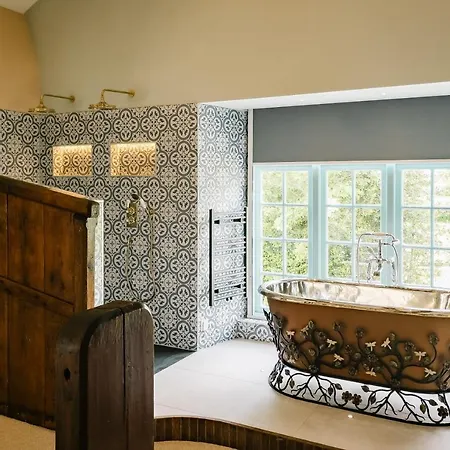 Villa Stable End Hot Tub Stunning Cottage, Double Shower, Copper Bath And Original Beams