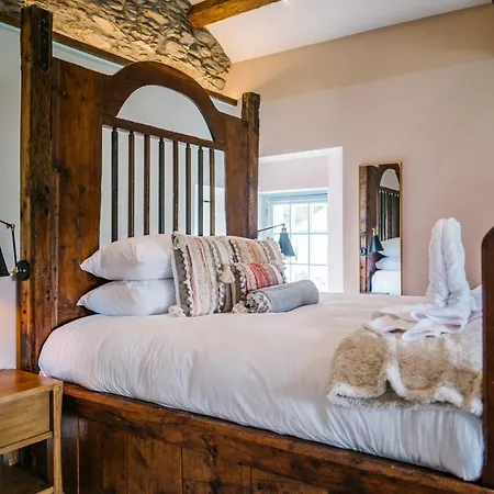 Villa Stable End Hot Tub Stunning Cottage, Double Shower, Copper Bath And Original Beams