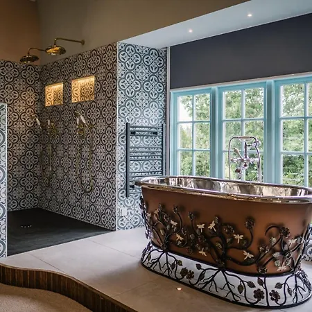 Villa Stable End Hot Tub Stunning Cottage, Double Shower, Copper Bath And Original Beams