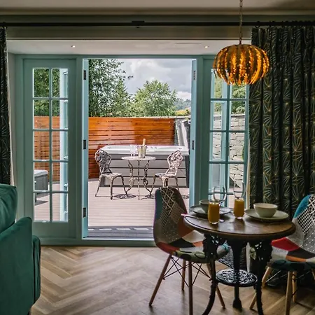 Stable End Hot Tub Stunning Cottage, Double Shower, Copper Bath And Original Beams فيلة