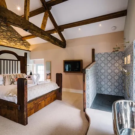 Stable End Hot Tub Stunning Cottage, Double Shower, Copper Bath And Original Beams * باونيس أون وينديرمير