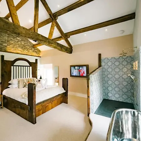 Stable End Hot Tub Stunning Cottage, Double Shower, Copper Bath And Original Beams * باونيس أون وينديرمير